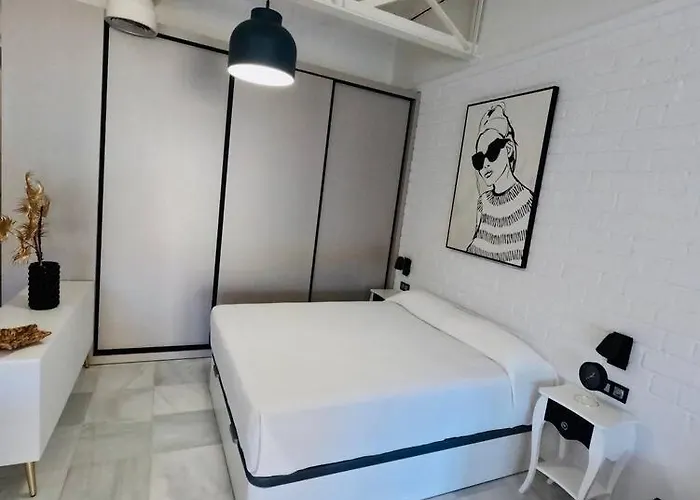 Loft Puerta De Capitulares Διαμέρισμα *